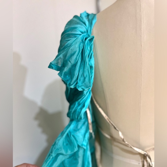 Elegant Backless Turquoise Dress - Picture 5 of 8